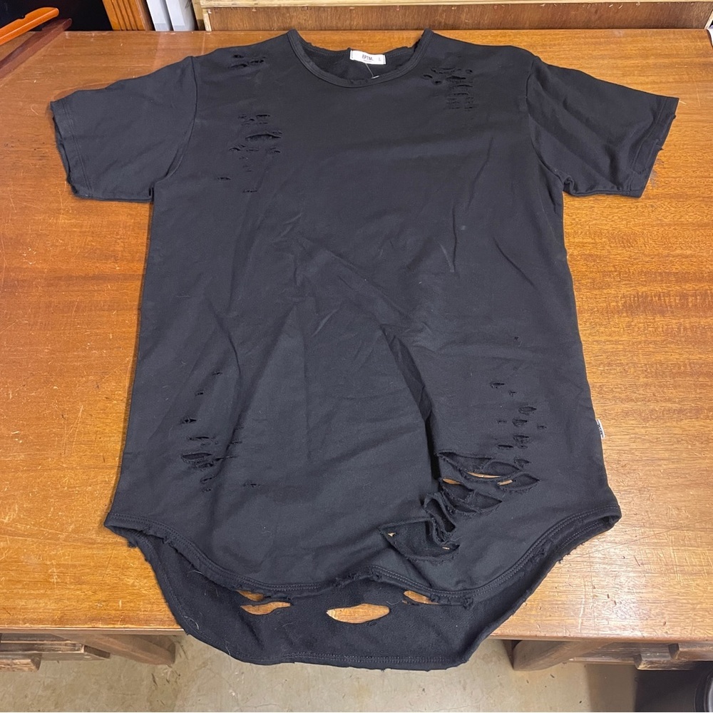 EPTM T-Shirt “The Distressed Long Tee” in Black by The Perfect Example T-17